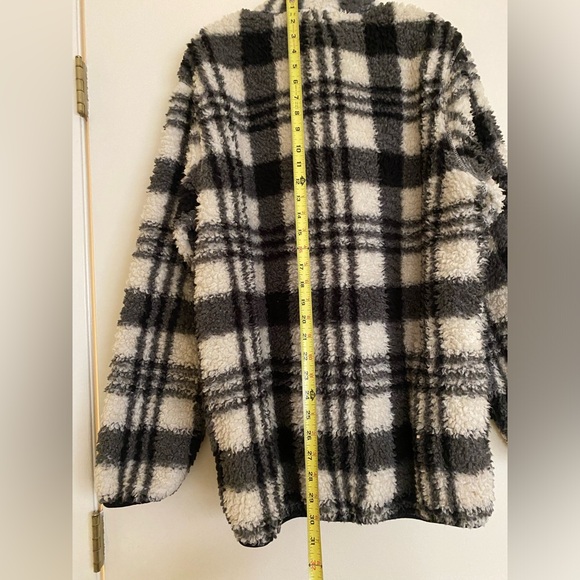 Fleece pullover - Picture 3 of 5